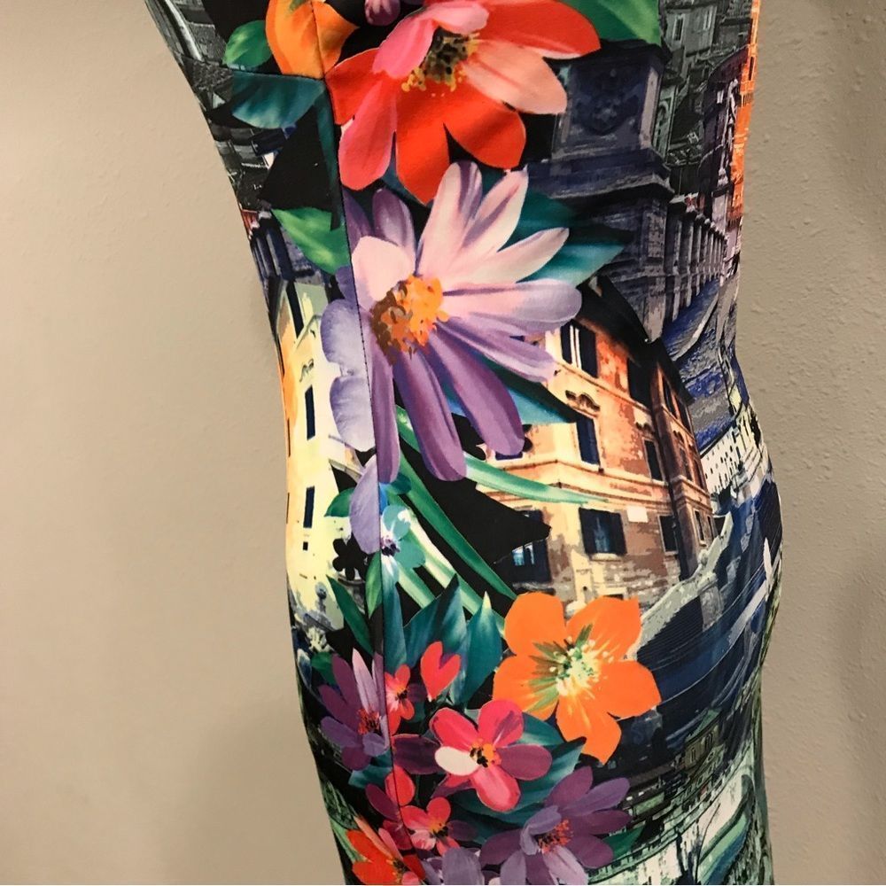 Sleeveless Multicolor Cityscape Bodycon Dress - Picture 4 of 13